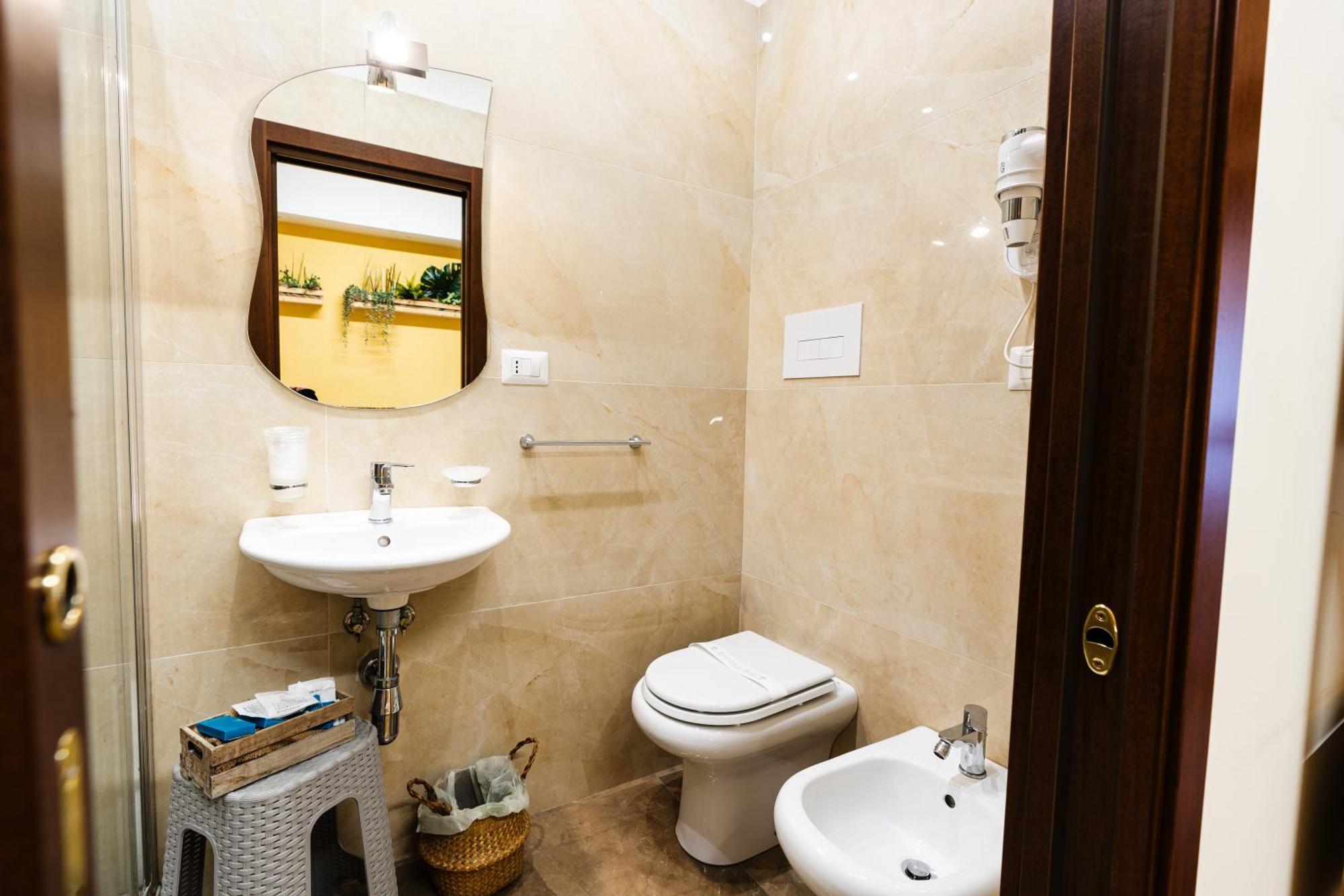 Santa Croce Rooms Barletta Esterno foto