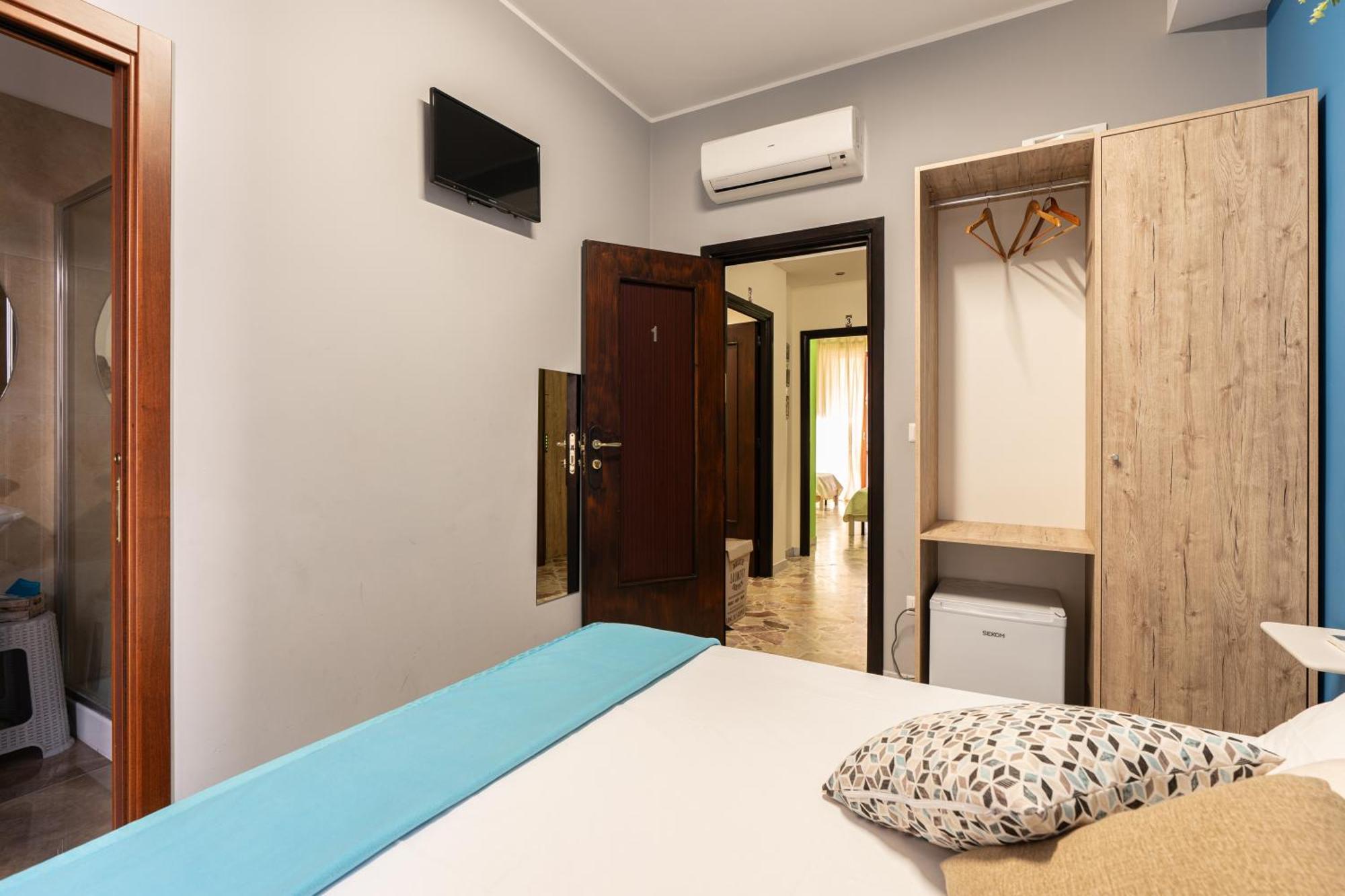 Santa Croce Rooms Barletta Esterno foto